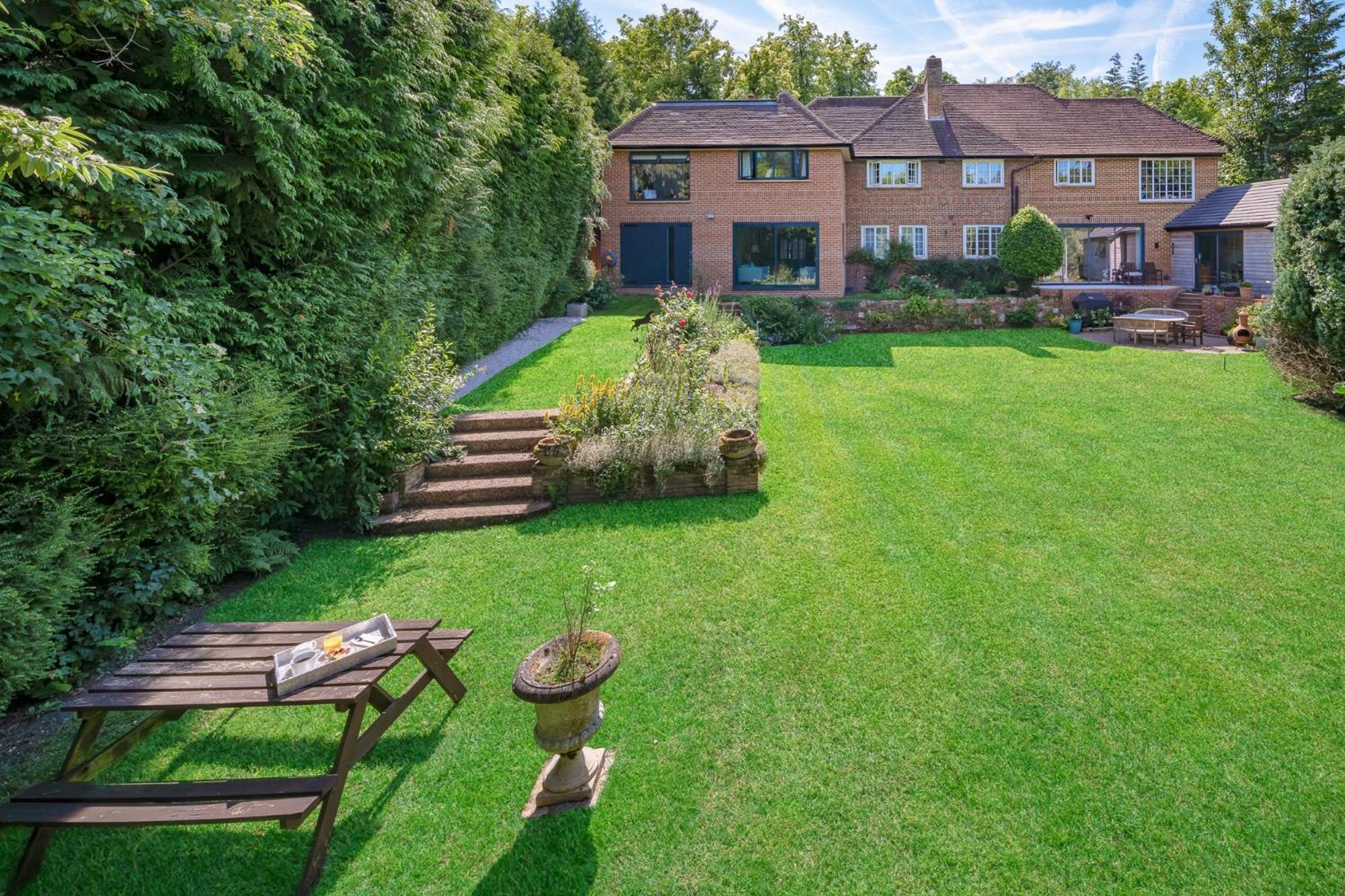 ホテル Westleigh Ashtead エクステリア 写真